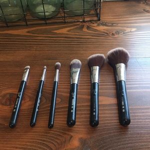 Makeup brushes